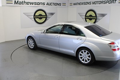 Lot 110 - 2007 MERCEDES-BENZ S550 SALOON