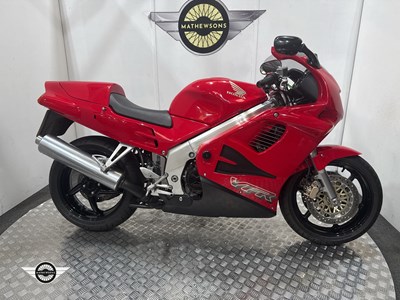 Lot 186 - 1996 HONDA VFR750