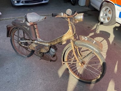 Lot 272 - CIRCA 1955 RALEIGH RUNABOUT
