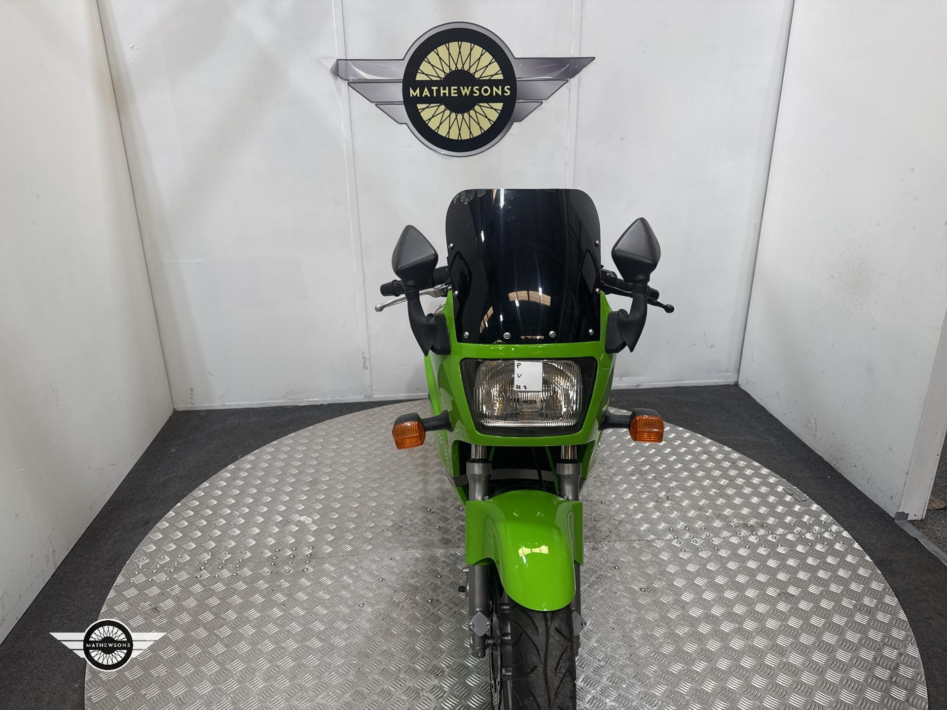 Lot 163 - 1987 KAWASAKI ZX 600A2