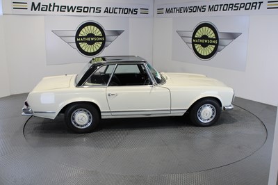 Lot 536 - 1967 MERCEDES BENZ 250SL