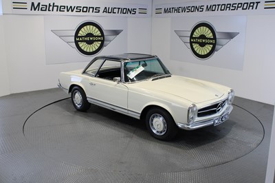 Lot 536 - 1967 MERCEDES BENZ 250SL