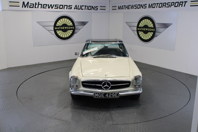 Lot 536 - 1967 MERCEDES BENZ 250SL