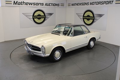 Lot 536 - 1967 MERCEDES BENZ 250SL