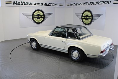 Lot 536 - 1967 MERCEDES BENZ 250SL