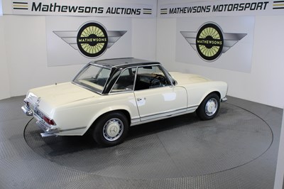 Lot 536 - 1967 MERCEDES BENZ 250SL