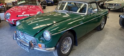 Lot 332 - 1974 MG B