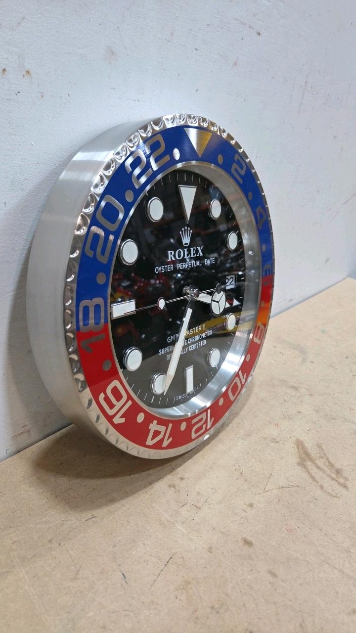 Lot 796 - ROLEX STYLE WALL CLOCK