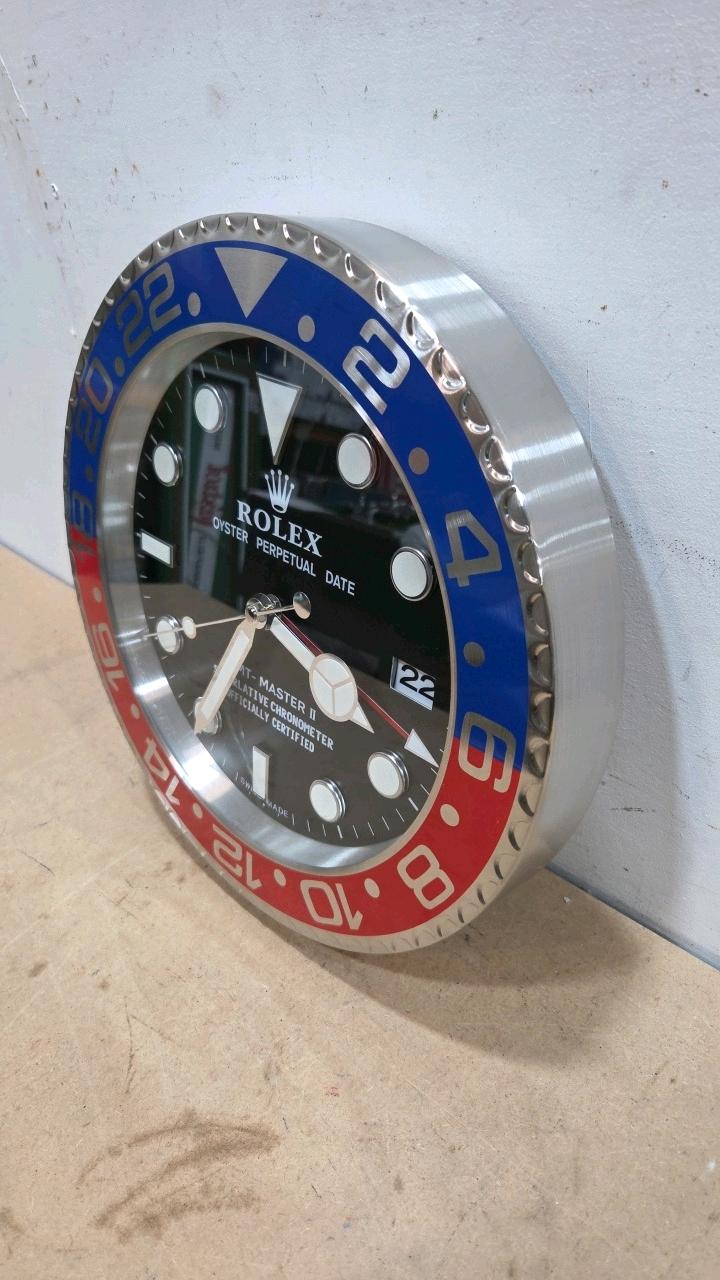 Lot 796 - ROLEX STYLE WALL CLOCK