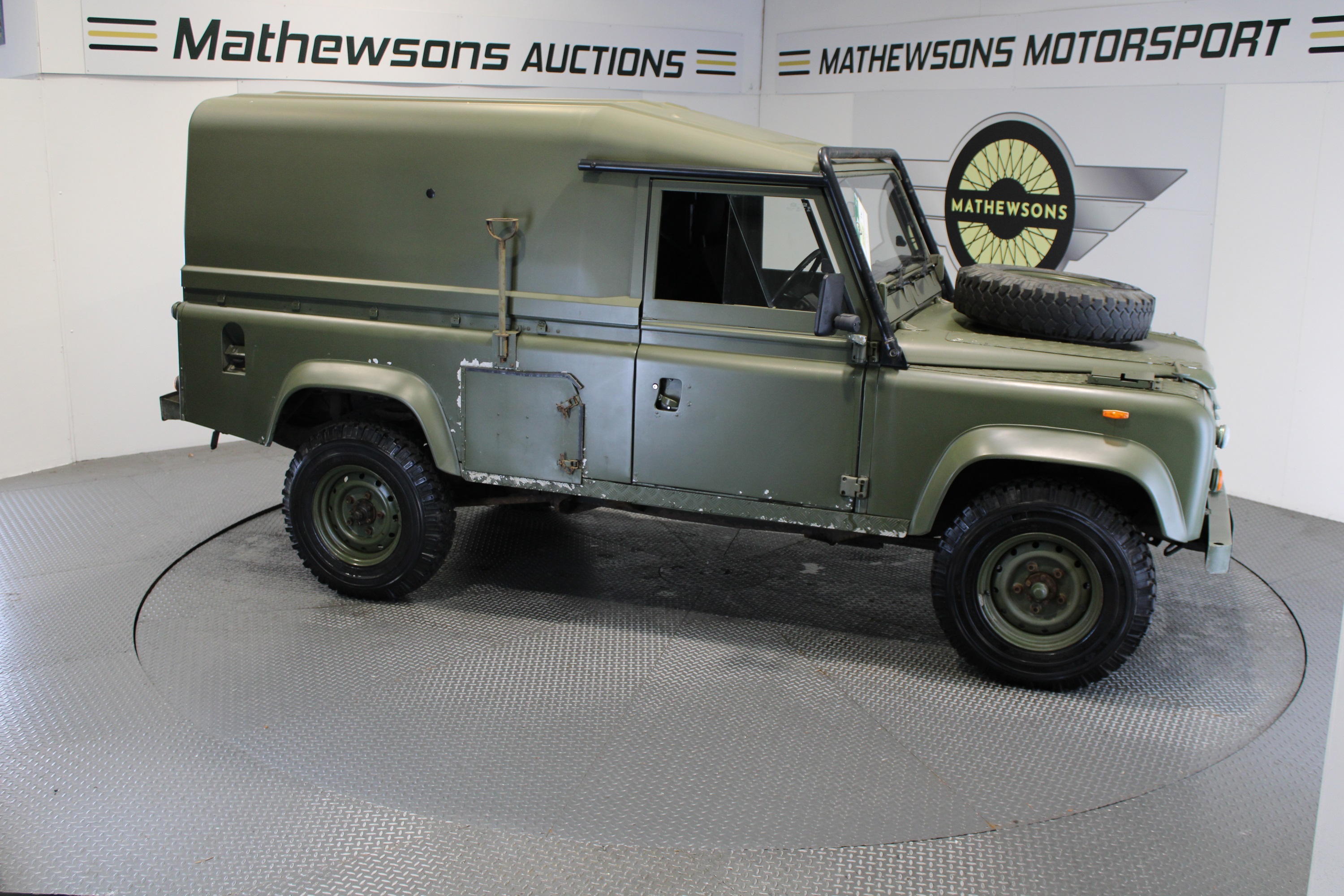 Lot 334 - 1986 LAND ROVER DEFENDER 110 TD