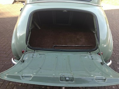 Lot 365 - 1953 AUSTIN A40 SOMERSET