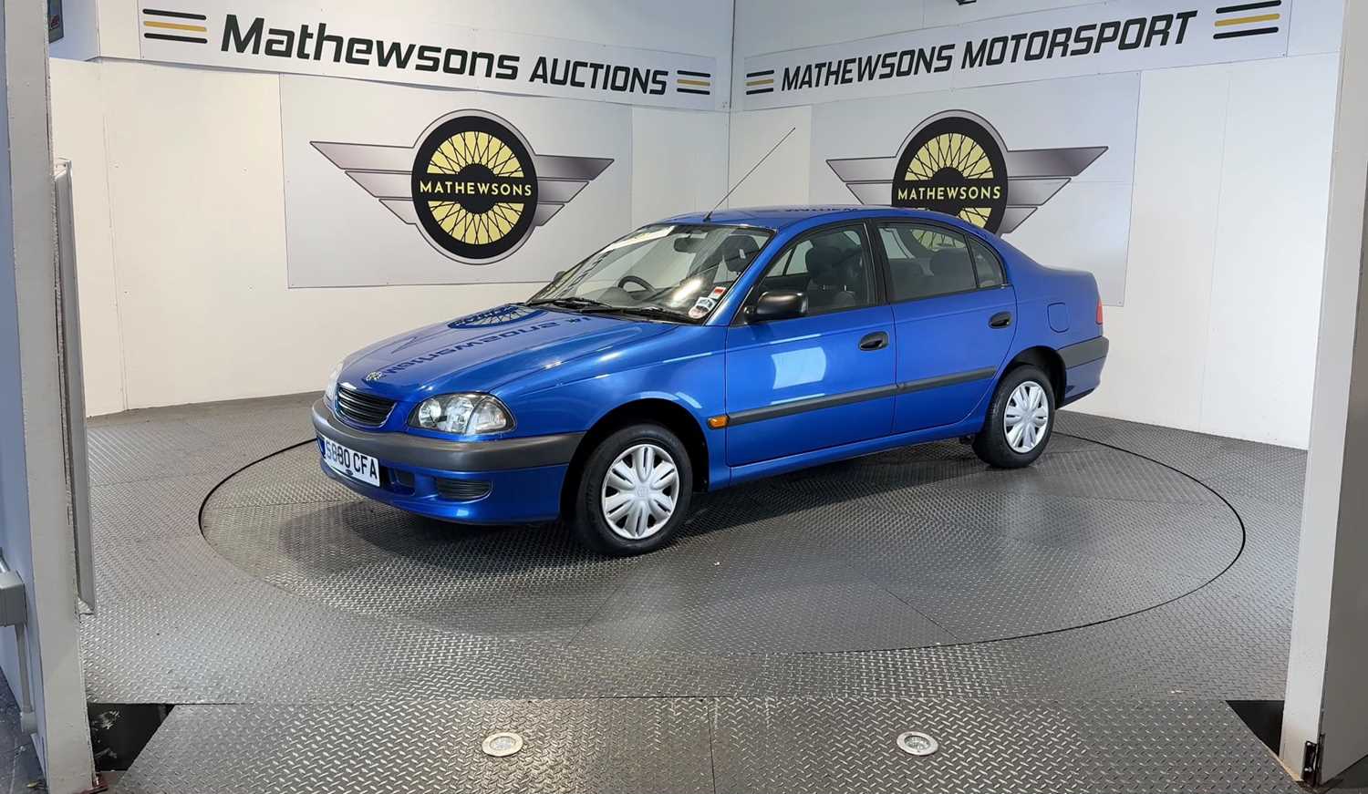 1998 TOYOTA AVENSIS S