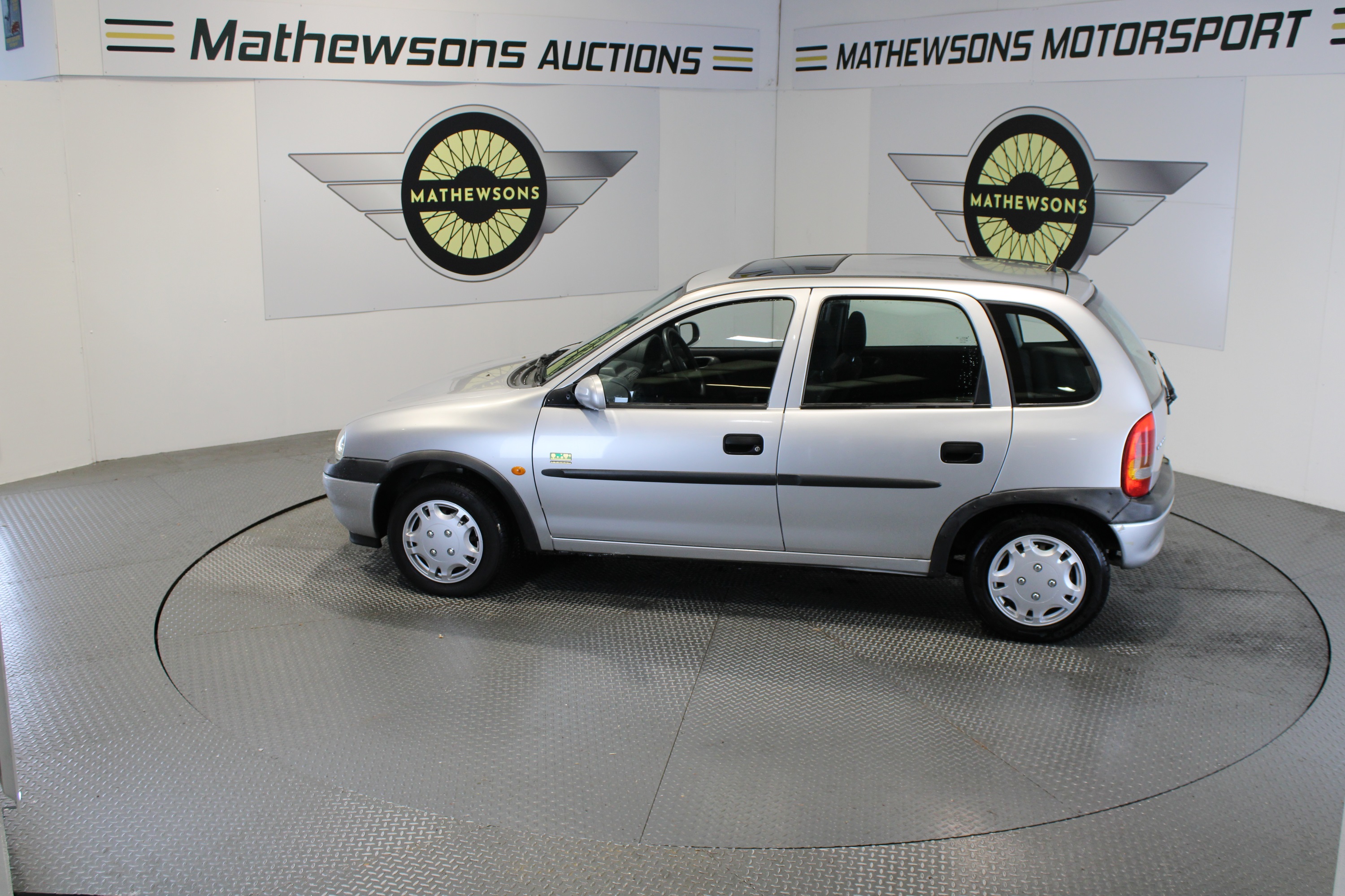 Lot 256 - 1998 VAUXHALL CORSA BREEZE HI-TORQ
