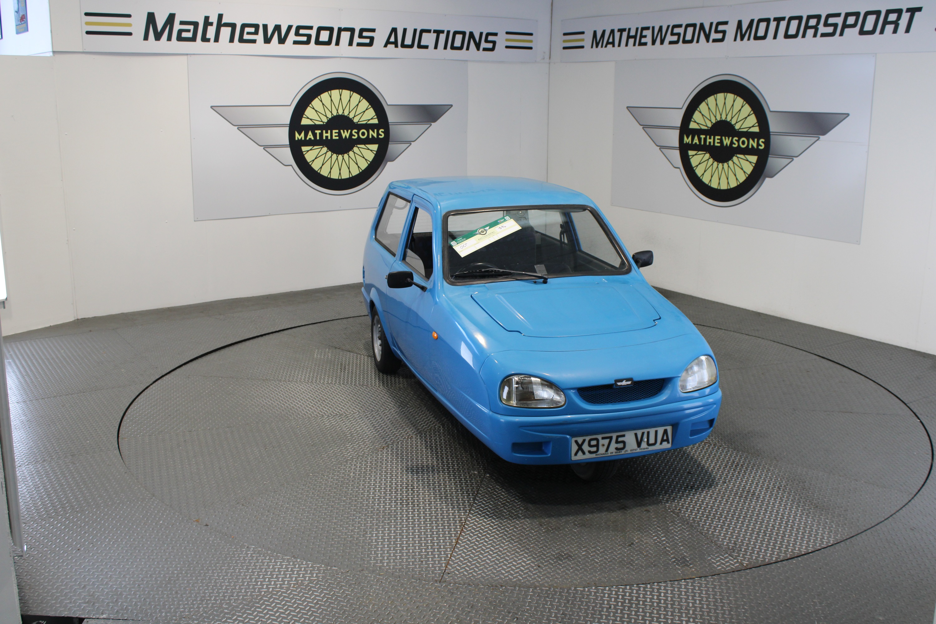 Lot 394 - 2000 RELIANT ROBIN LX
