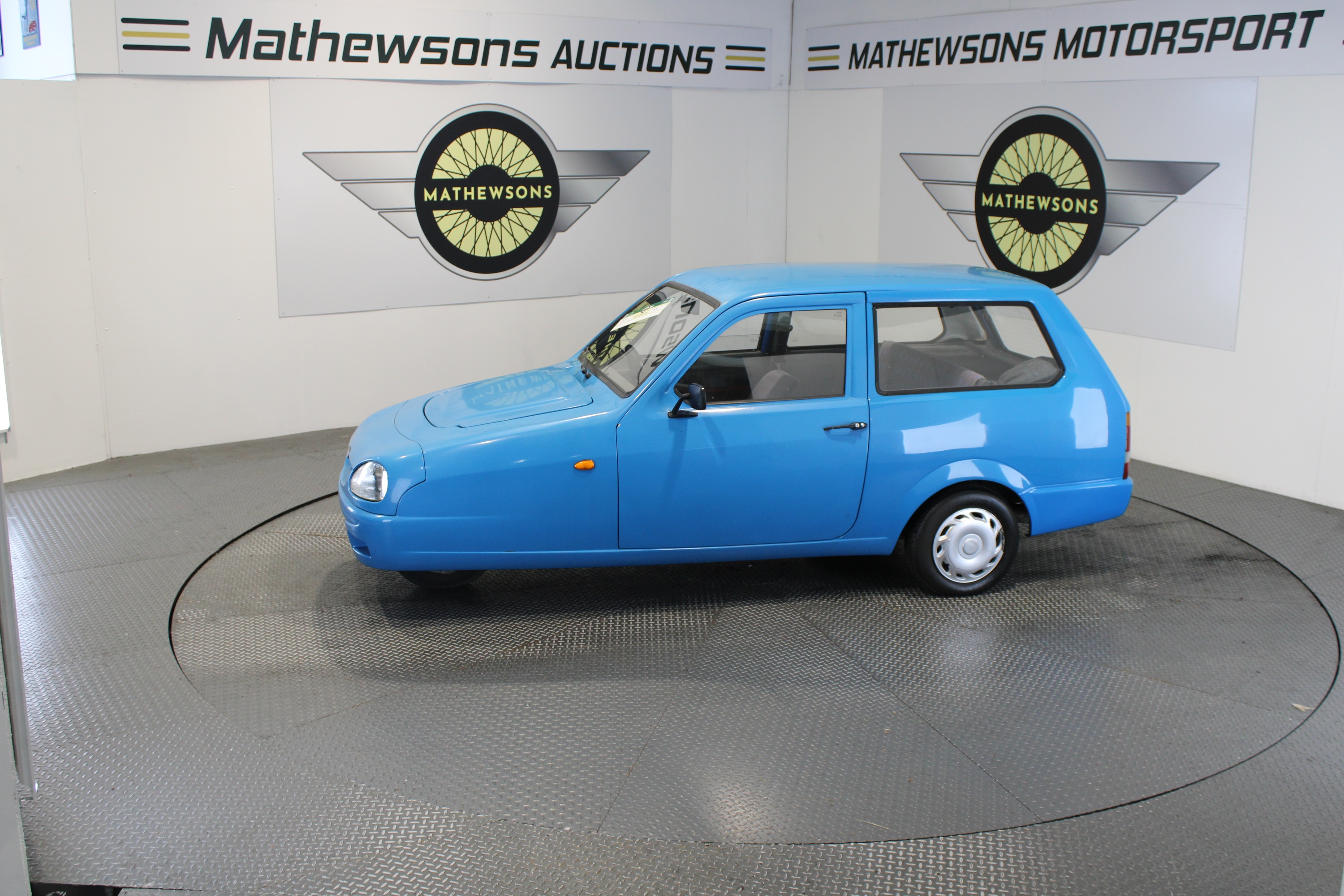 Lot 394 - 2000 RELIANT ROBIN LX