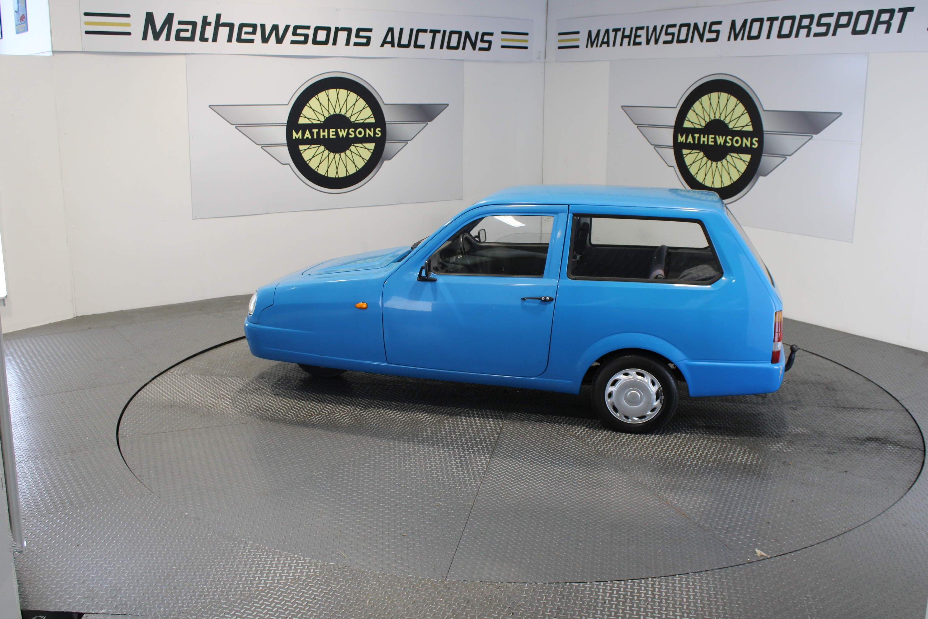 Lot 394 - 2000 RELIANT ROBIN LX