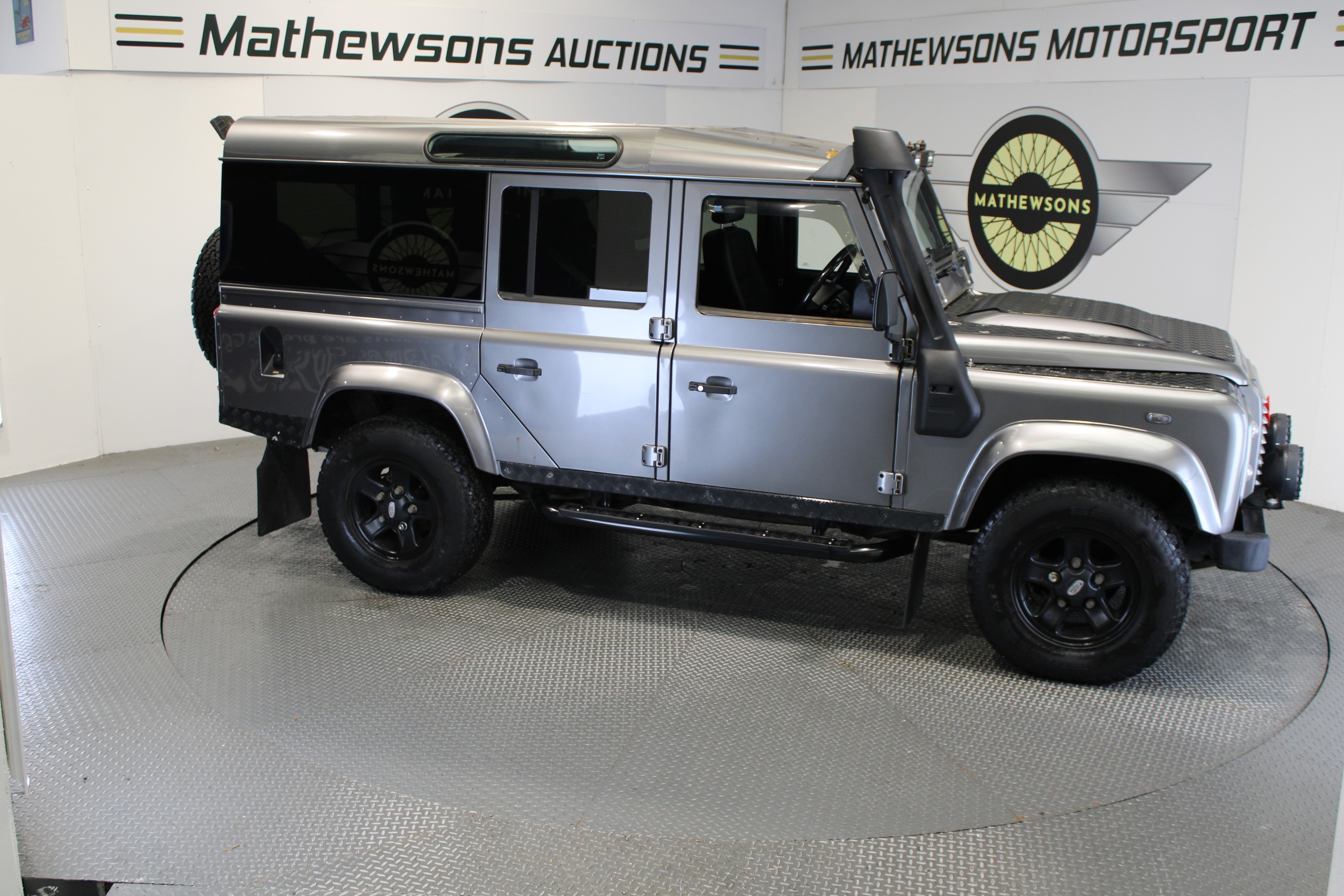 Lot 403 - 2010 LAND ROVER DEFENDER 110 XS TDI D/C