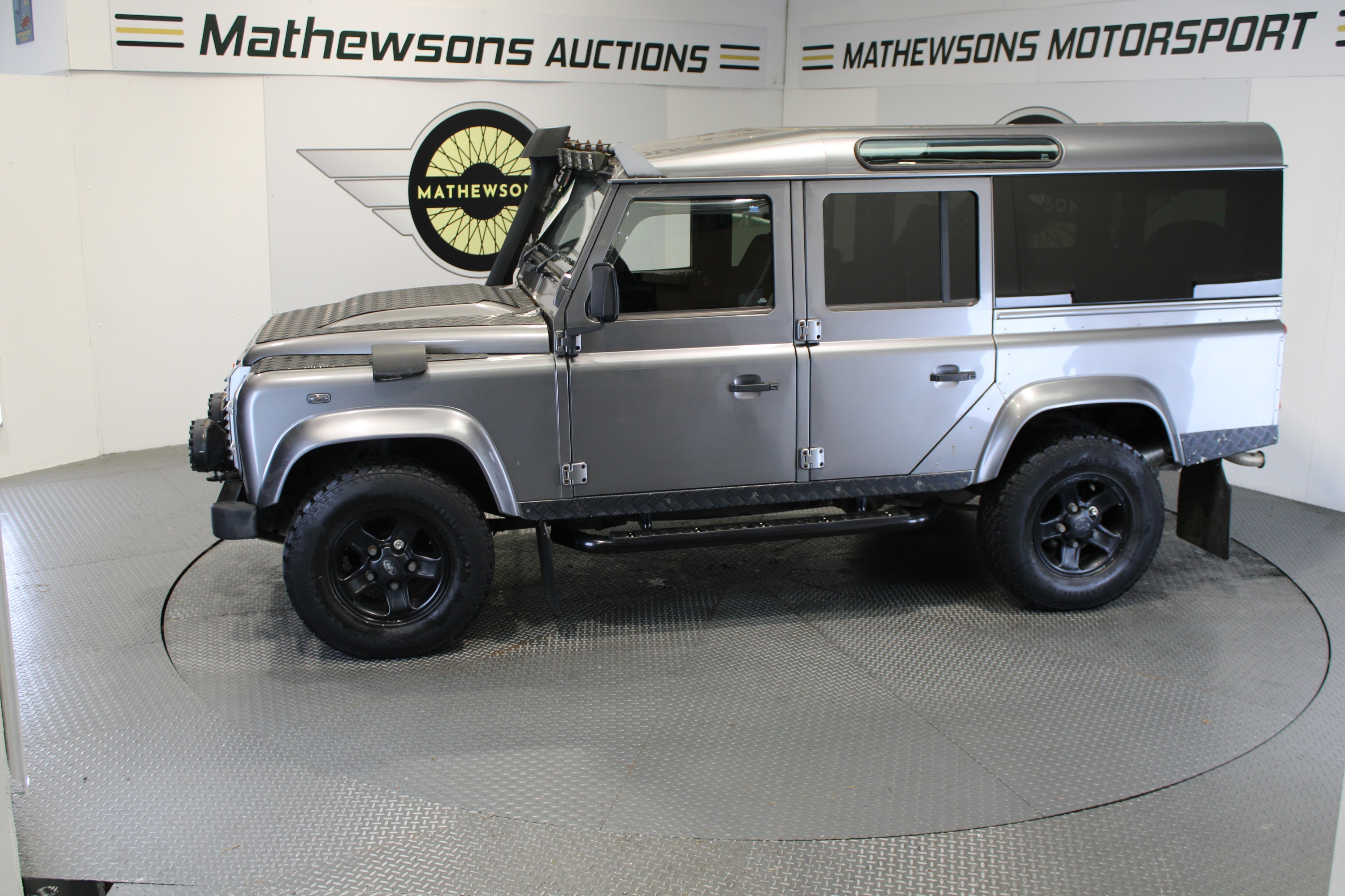 Lot 403 - 2010 LAND ROVER DEFENDER 110 XS TDI D/C