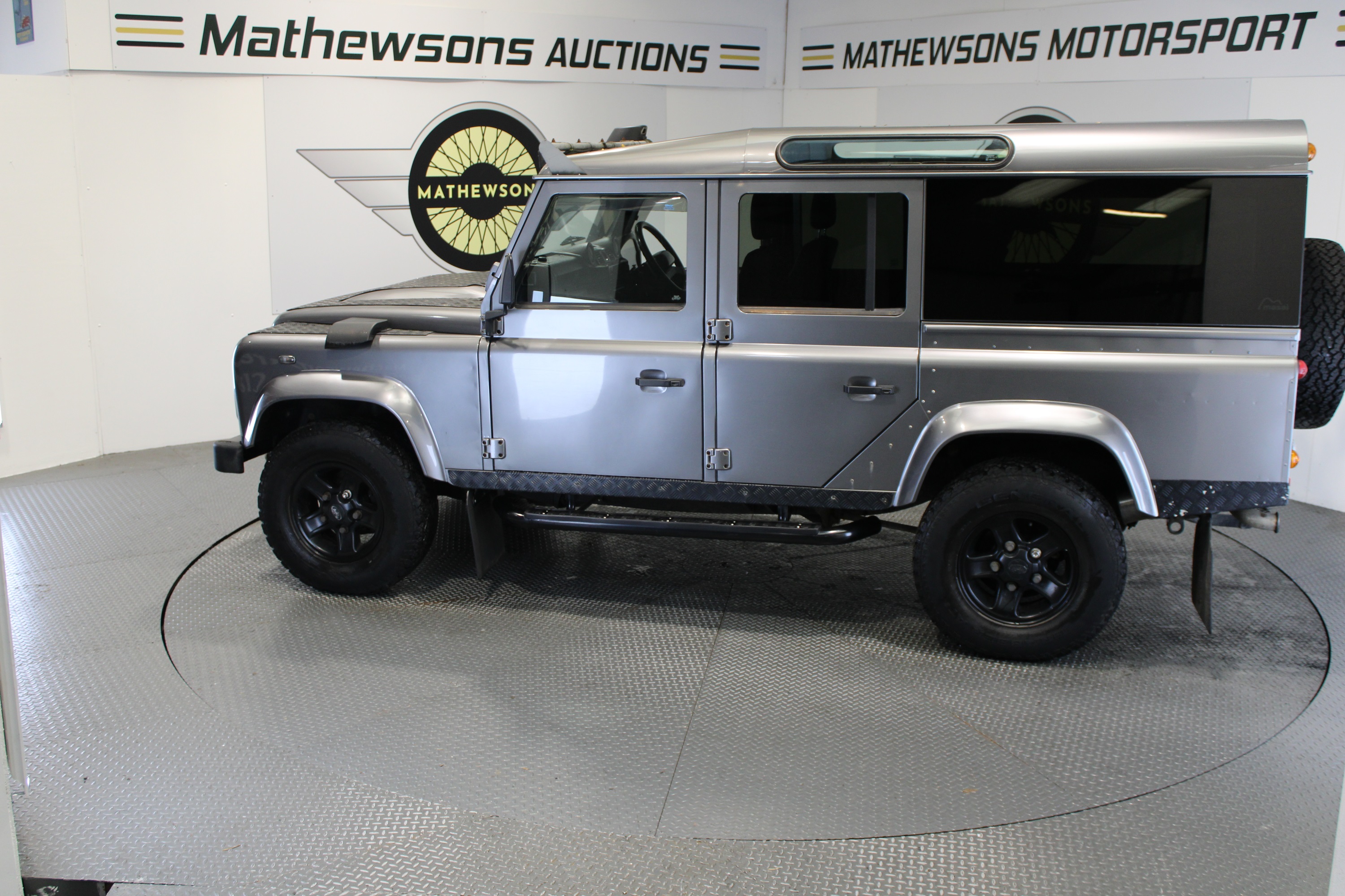 Lot 403 - 2010 LAND ROVER DEFENDER 110 XS TDI D/C