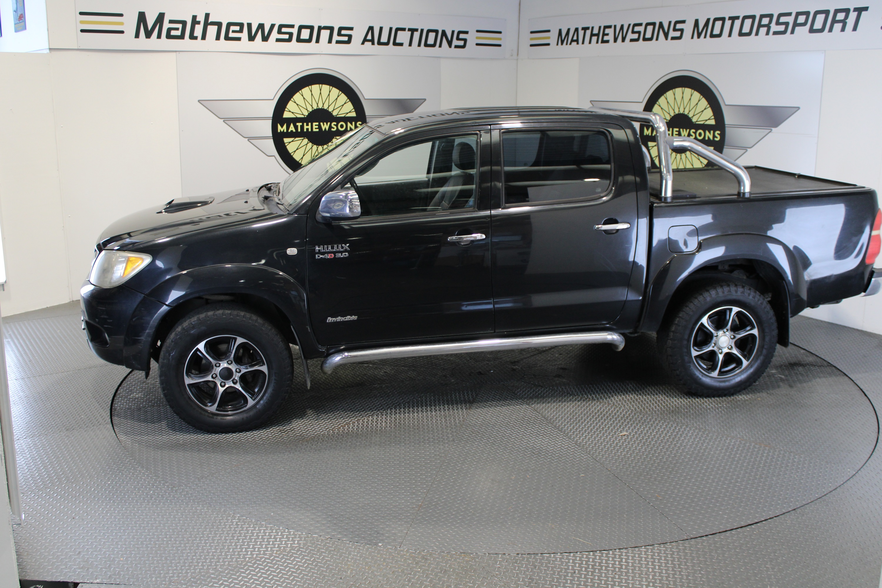 Lot 446 - TOYOTA HILUX INVINCIBLE D-4D