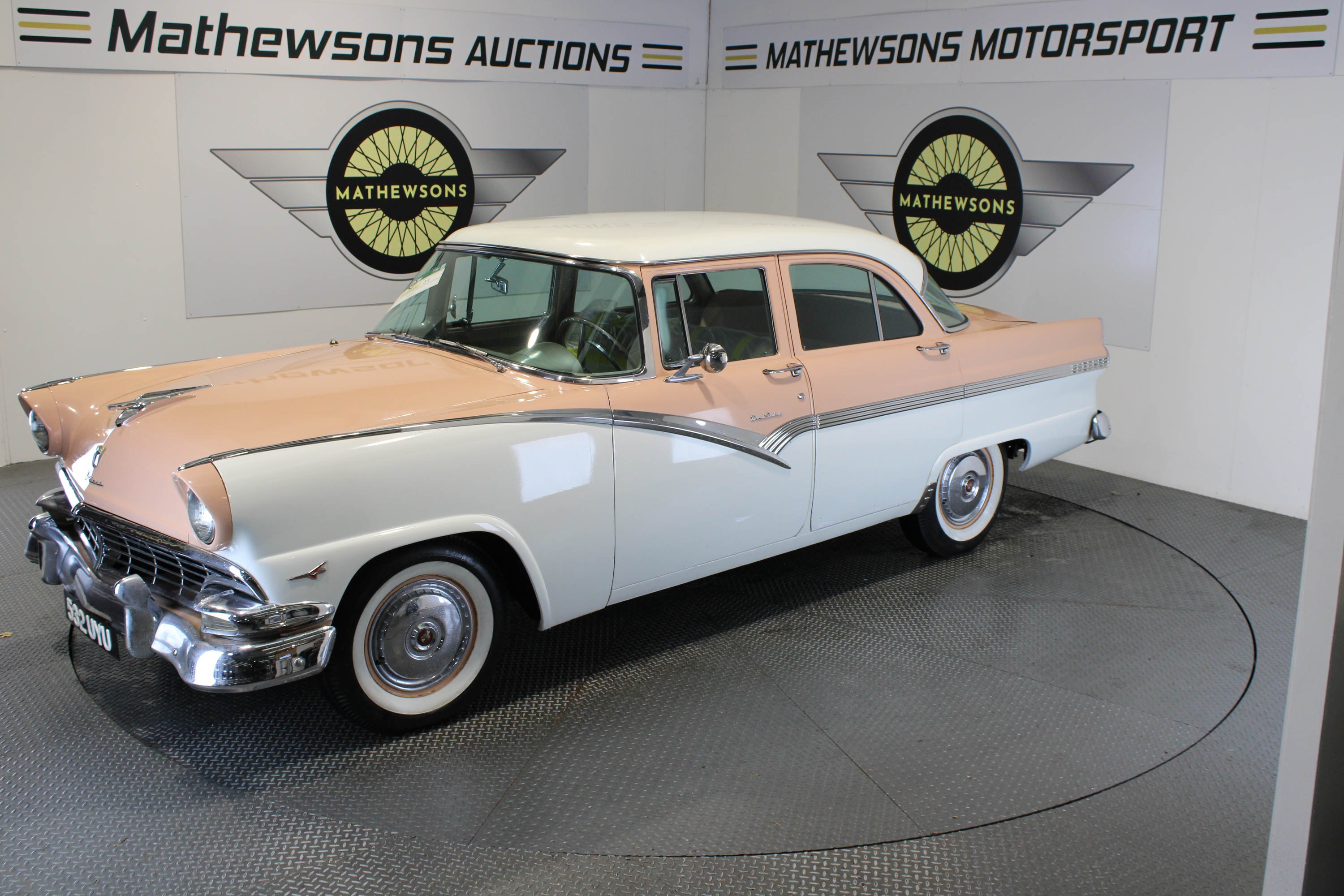 Lot 39 - 1956 FORD
