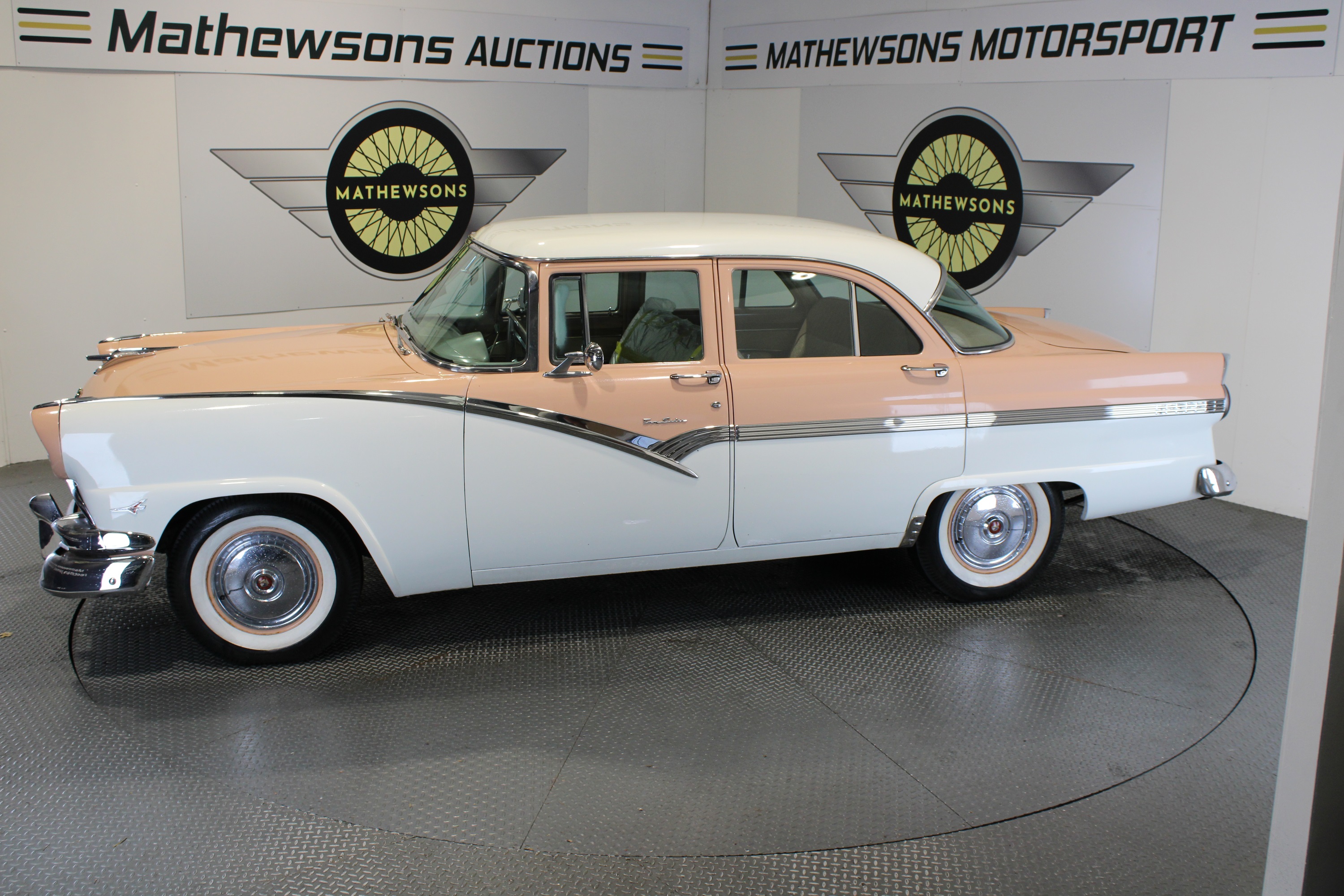 Lot 39 - 1956 FORD