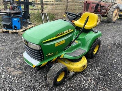 Lot 1 - JOHN DEERE LAWN MOWER