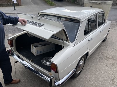 Lot 419 - 1968 TRIUMPH 1300