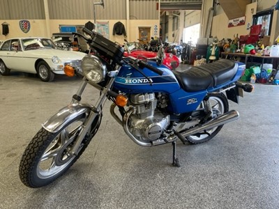 Lot 32 - 1980 HONDA 250 SUPERDREAM