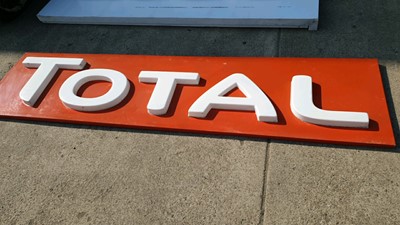 Lot 176 - TOTAL SIGN