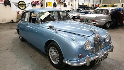 Lot 128 - 1968 JAGUAR 340