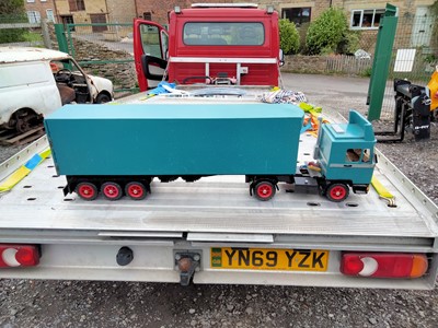 Lot 209 - BLUE MODEL LORRY