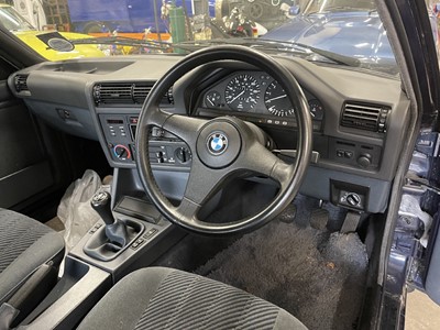Lot 424 - 1990 BMW 318i LUX