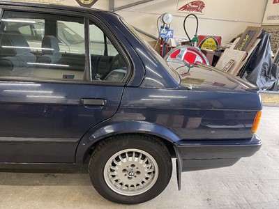 Lot 424 - 1990 BMW 318i LUX