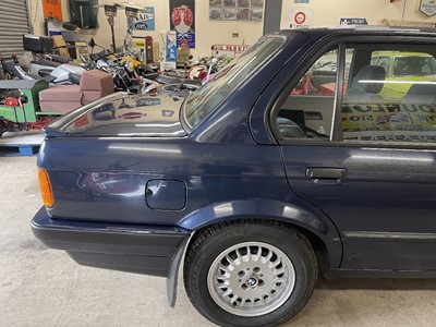 Lot 424 - 1990 BMW 318i LUX