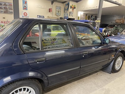 Lot 424 - 1990 BMW 318i LUX