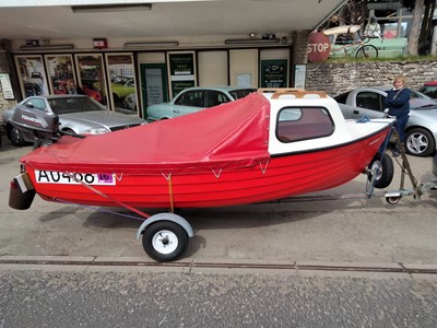 Lot 327 - SIMPSON MARINE FISHERMAN BOAT