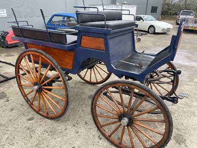 Lot 19 - HORSE CART
