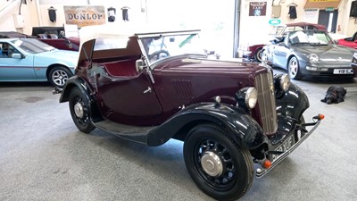Lot 32 - 1937 MORRIS 8