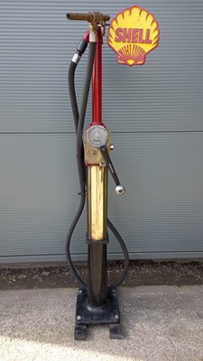 Lot 29 - AVERY HARDOLL PUMP