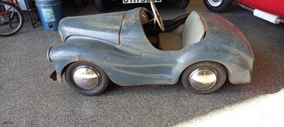Lot 61 - AUSTIN J40 PEDAL CAR
