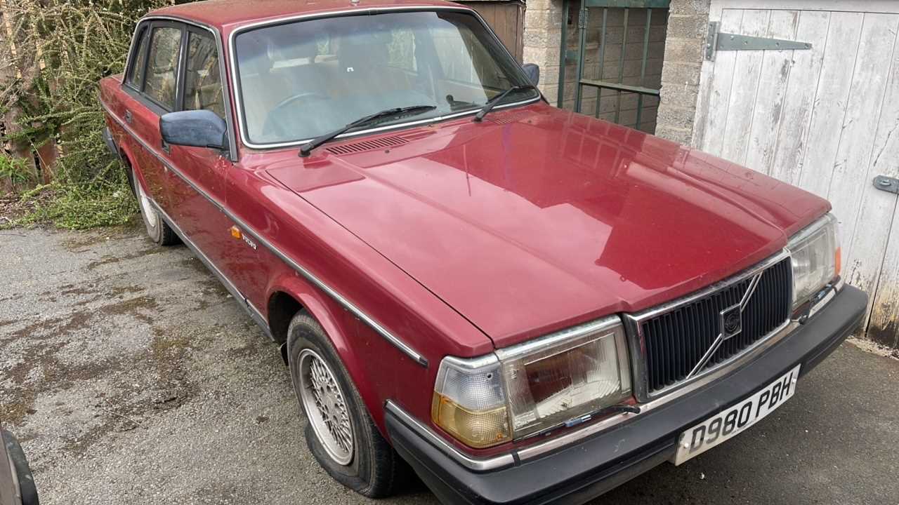 Lot 55 - 1986 VOLVO 240GL AUTO