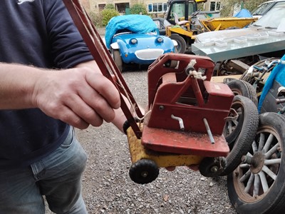 Lot 184 - 1  TRAIN SET AND TIN PLATE CRANE