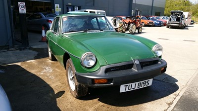 Lot 132 - 1977 MG B GT