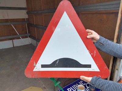 Lot 19 - BUMP SIGN