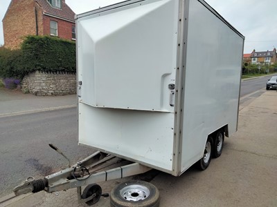 Lot 344 - TOW VAN