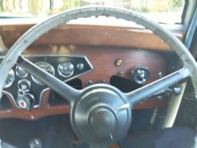 Lot 378 - 1933 ROVER 12 COUPE