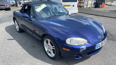 Lot 383 - 2005 MAZDA MX-5 S-VT SPORT