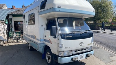 Lot 412 - 2001 TOYOTA MOTOR CARAVAN