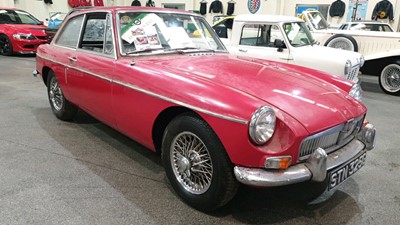 Lot 464 - 1968 MG B GT